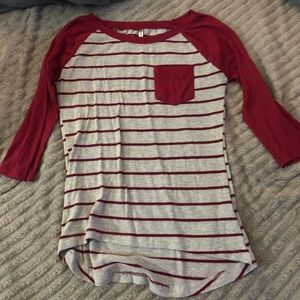 Quarter Sleeve Gray and Red shirt.